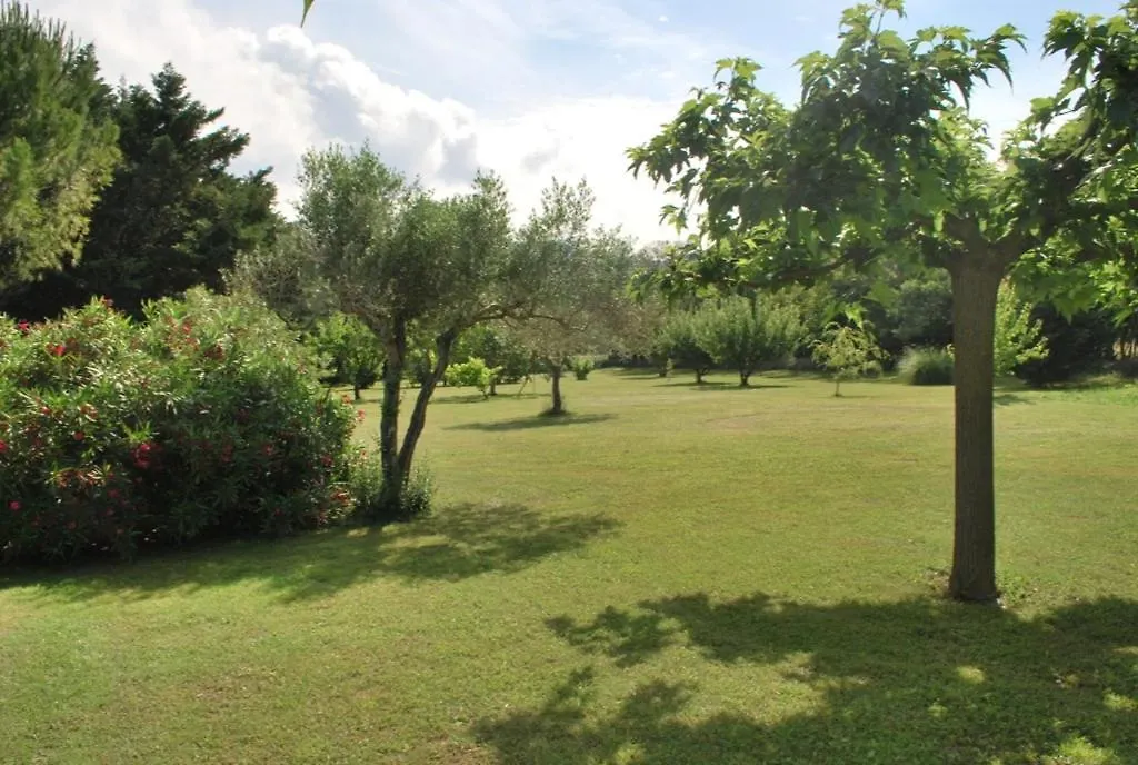 Provencal Holiday Home With Garden And Swimming Pool Cheval-Blanc France